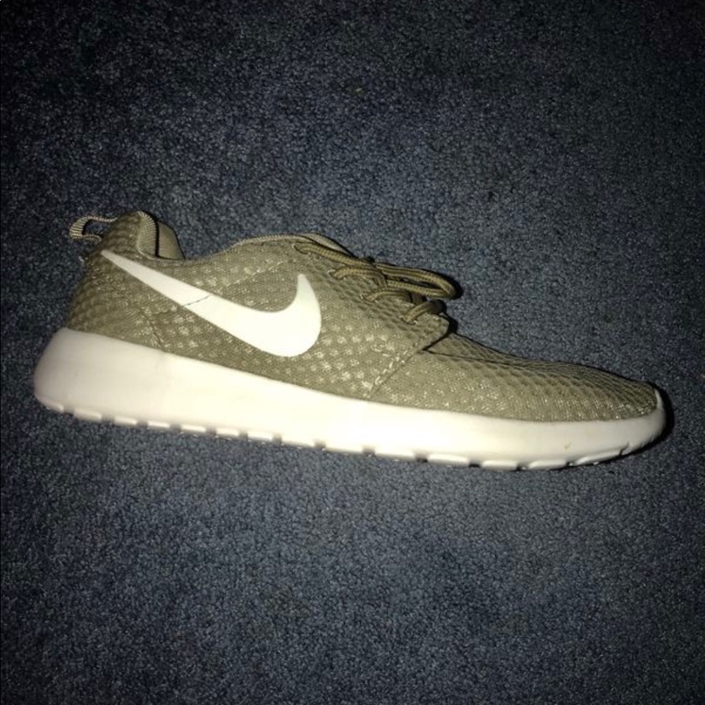 Shoes - Picture 6 of 6
